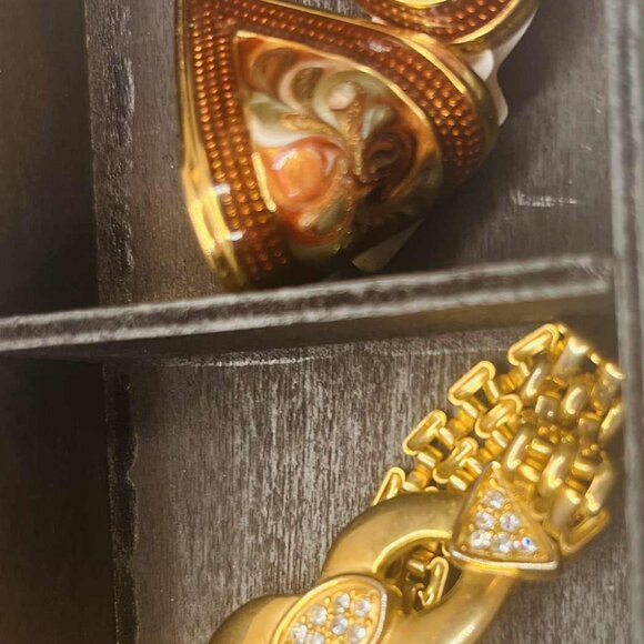 Vintage Gold-Tone Chain Bracelet with Crystal Accents — Statement 1990s Glam - Picture 8 of 8